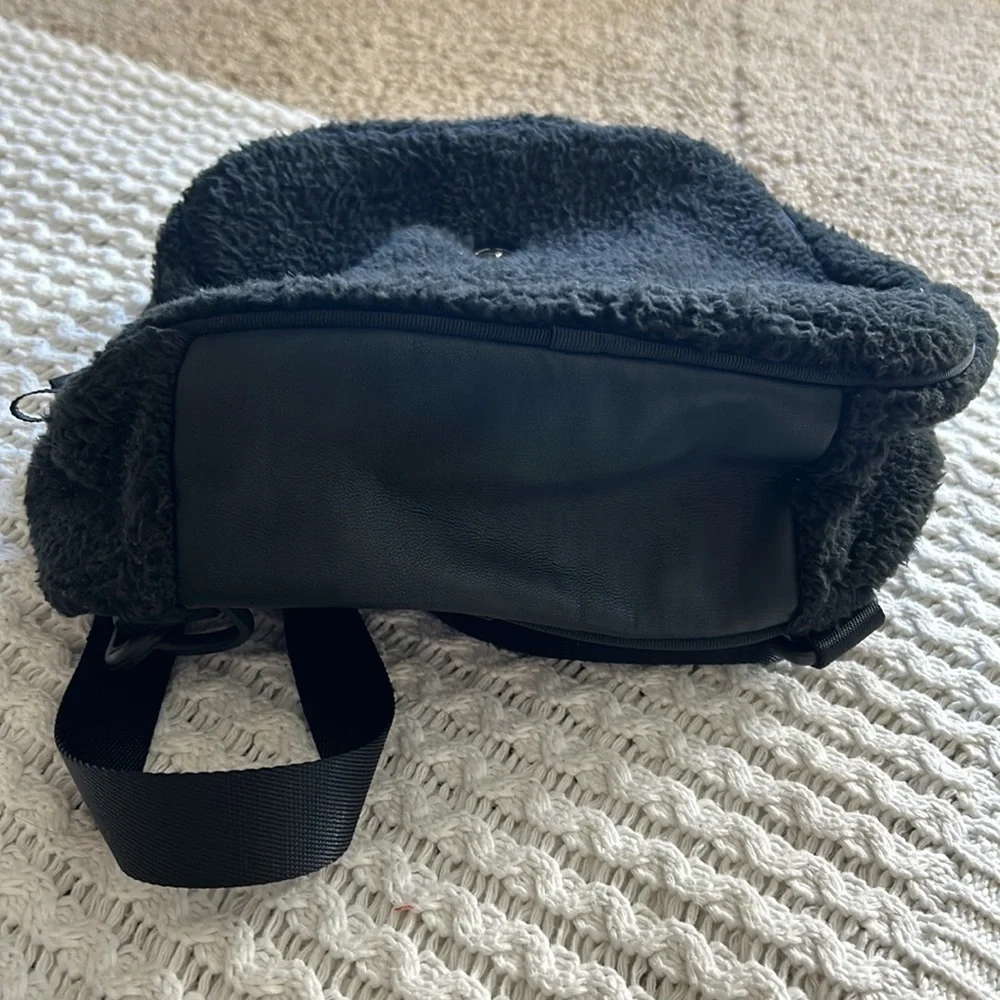 Ivivva • lead with love sherpa mini backpack
